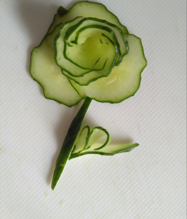 黄瓜玫瑰花(创意小盘饰の十二)