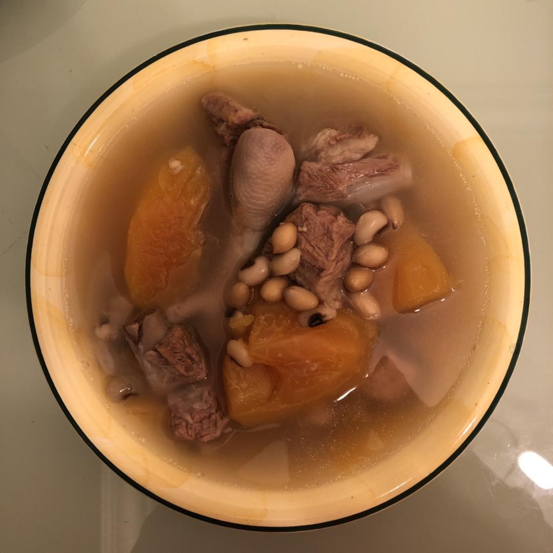 木瓜花生眉豆鸡脚汤