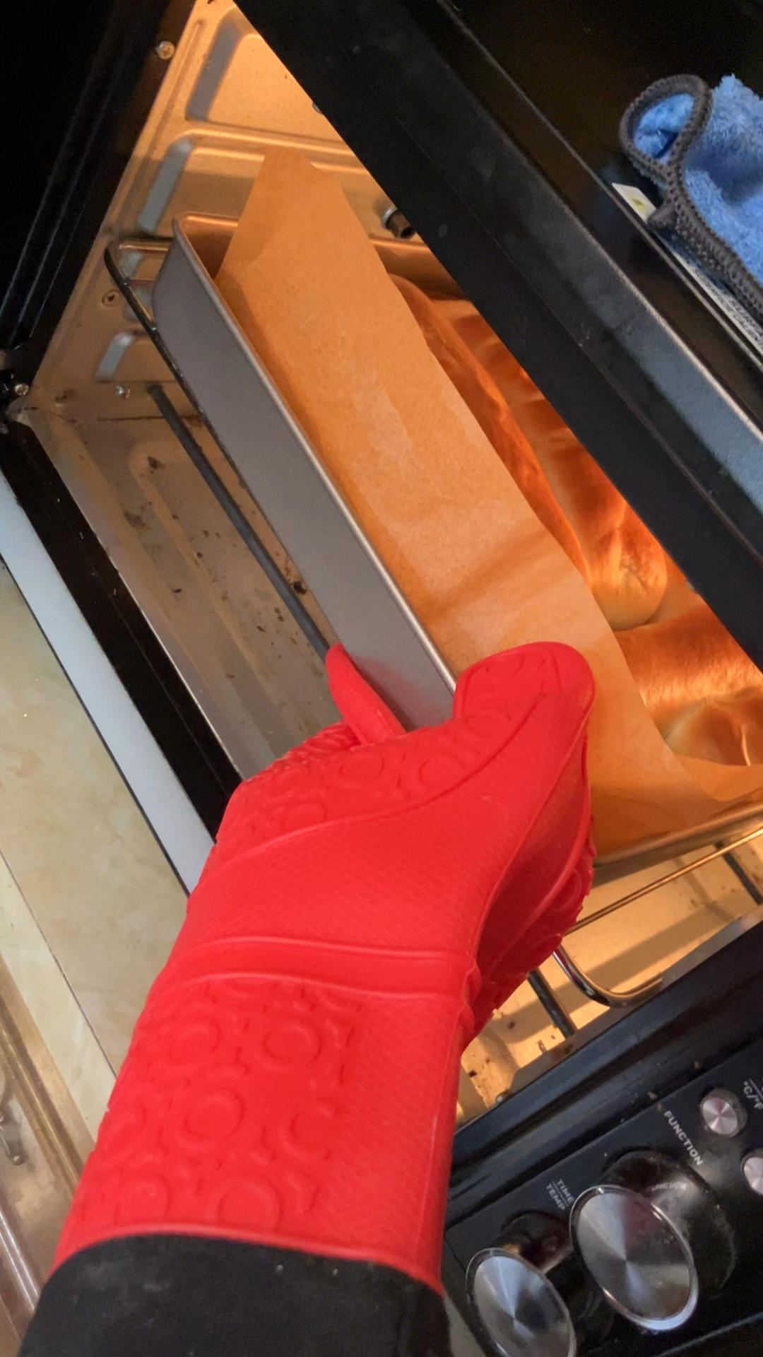 这可能是你吃过最软的「紫米奶酪面包」