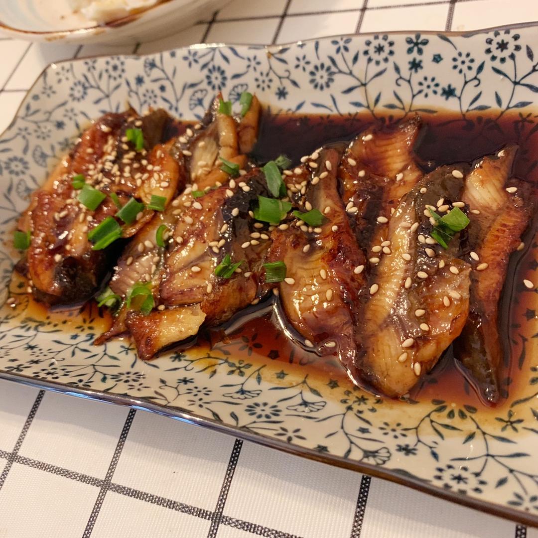 蒲烧鳗鱼饭