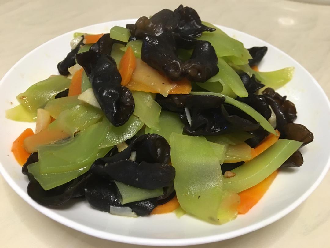 莴笋木耳炒肉