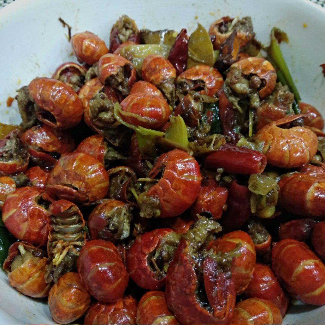 允指炒虾尾