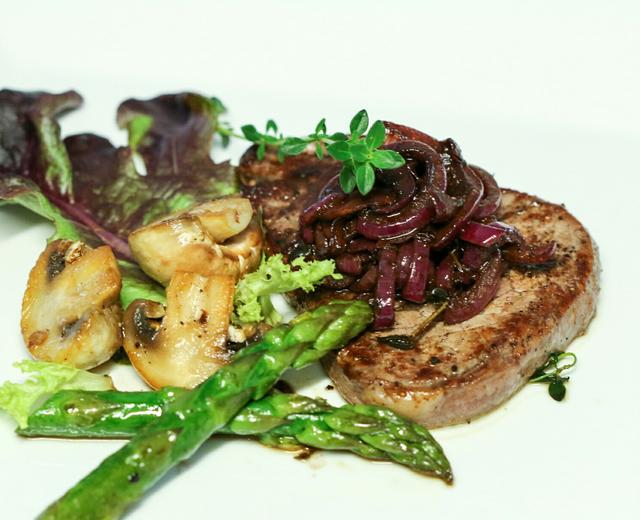 eye fillet菲力+焦糖红酒洋葱的做法