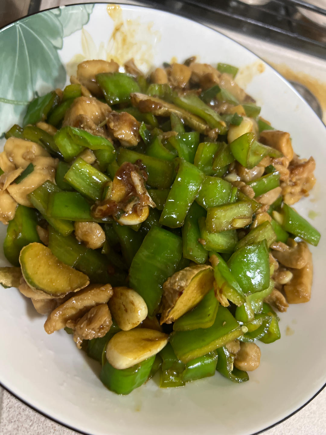 又香又嫩的洋葱炒鸡丁