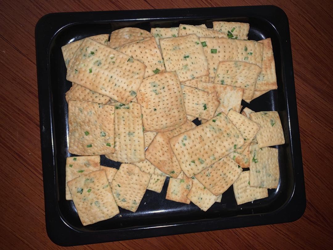 超级简单的葱香苏打饼