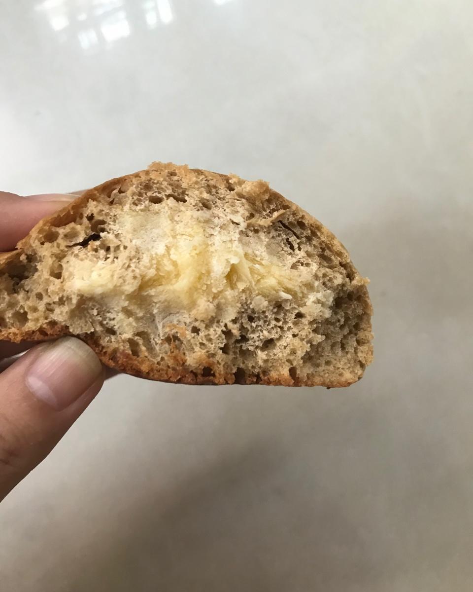 咖啡冰面包（简单，不需要奶油）（内附奶油水果冰淇淋馅方法）