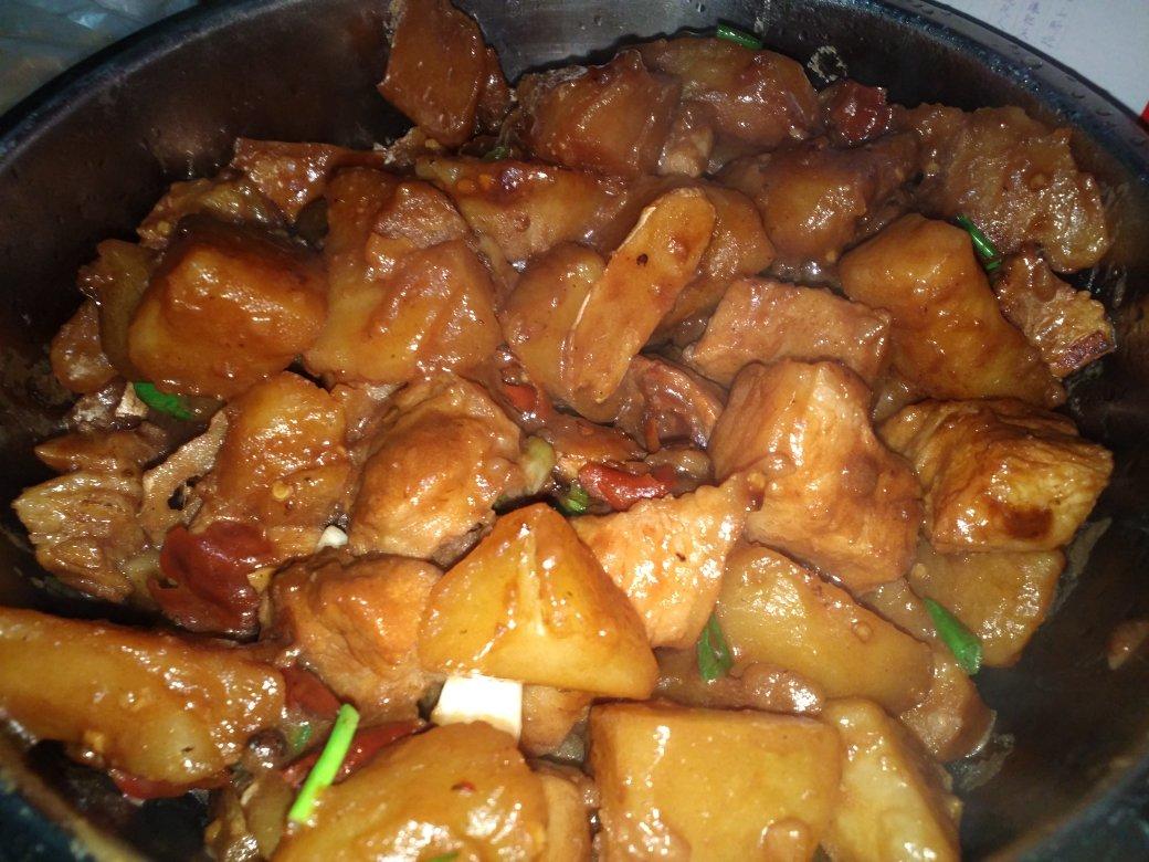 红烧肉炖土豆