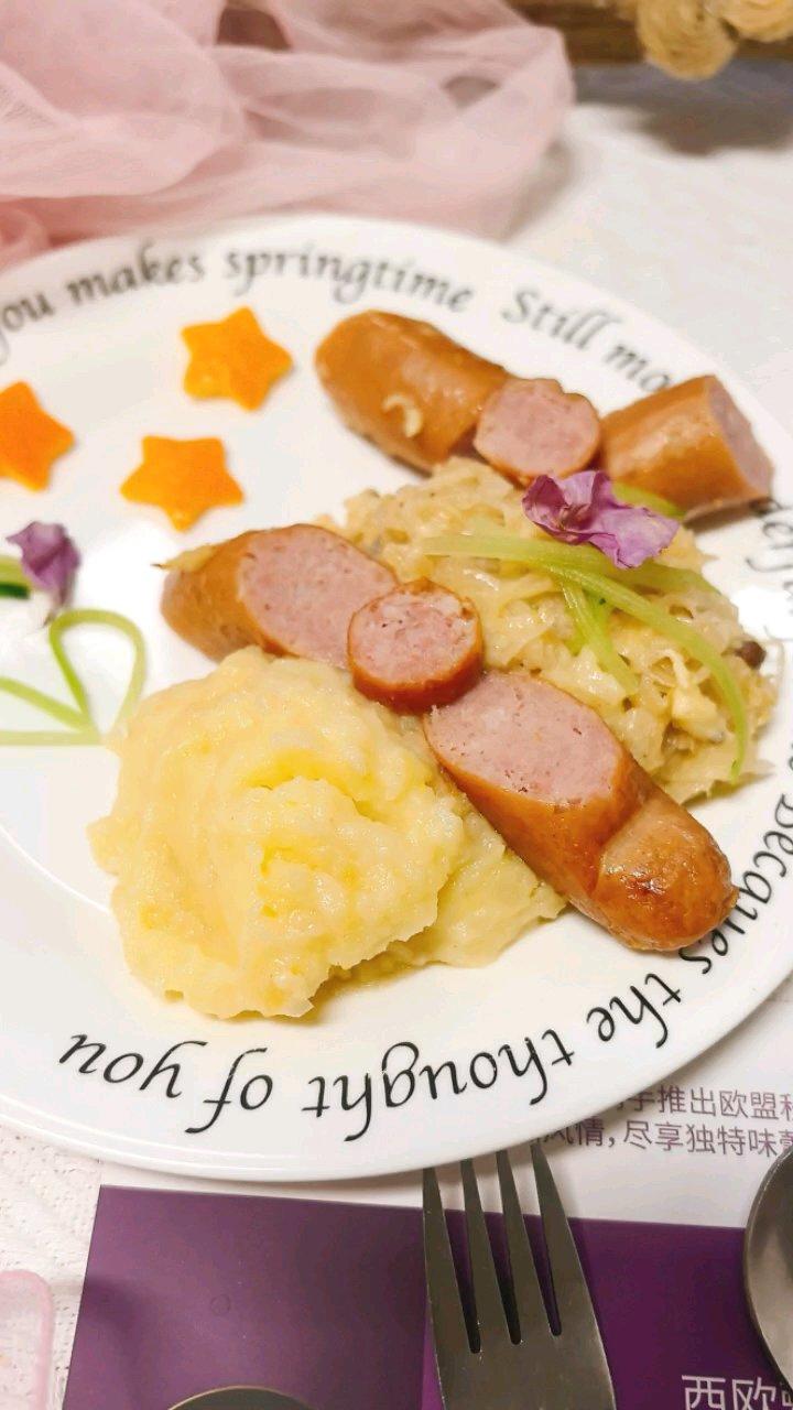 欧洲腹地·甄选德式香肠配培根酸菜