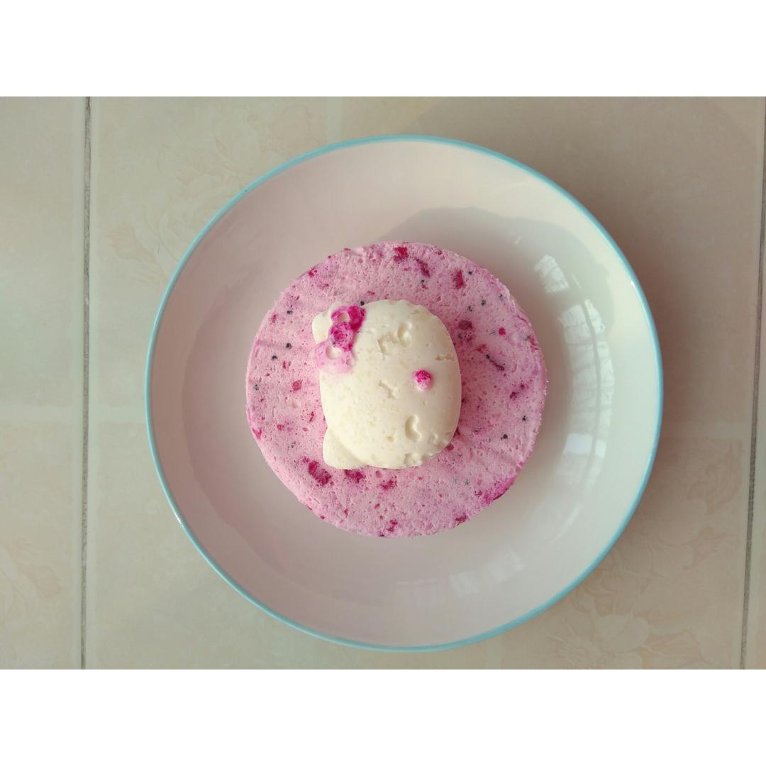 Hello Kitty 酸奶慕斯