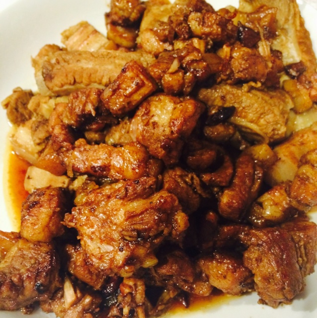 吃着碗里望着锅里的红烧肉