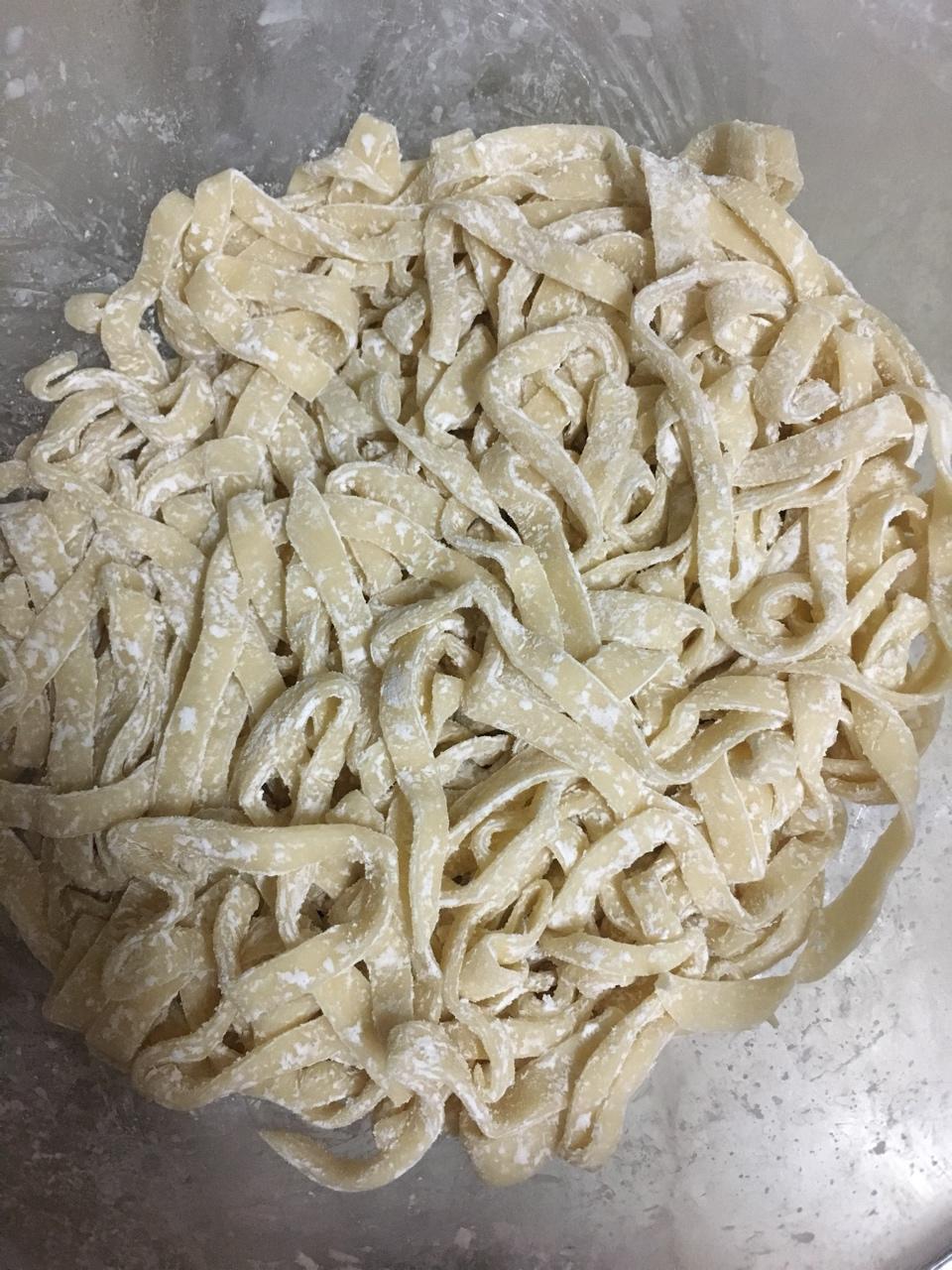 快手纯手工擀面条