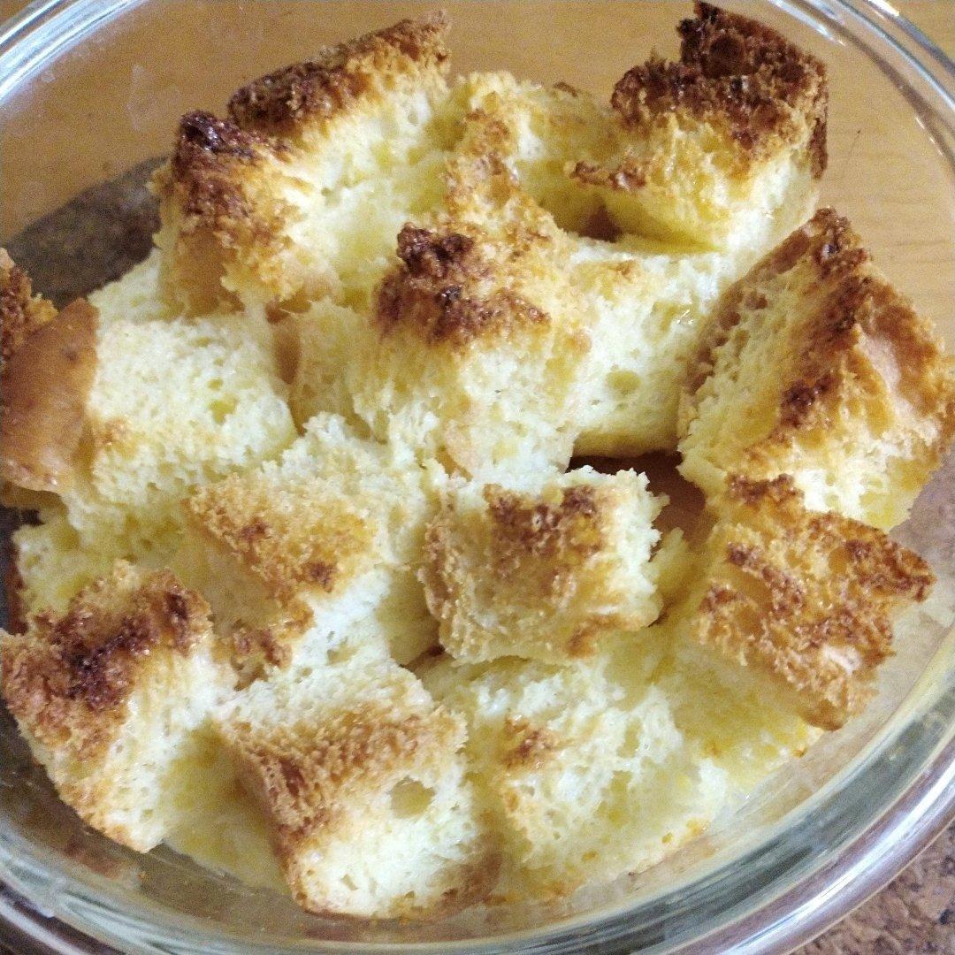 快手早餐面包布丁 | 消耗剩余吐司及淡奶油的好方法