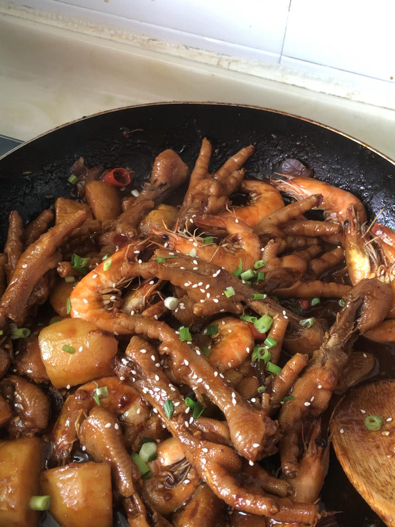 超入味的鸡爪煲，吃过就忘不了