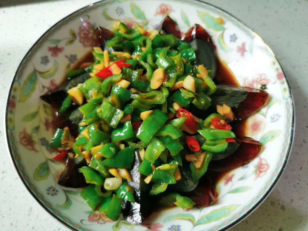 【凉拌皮蛋】酱汁这样调，好吃又爽口，美味翻倍