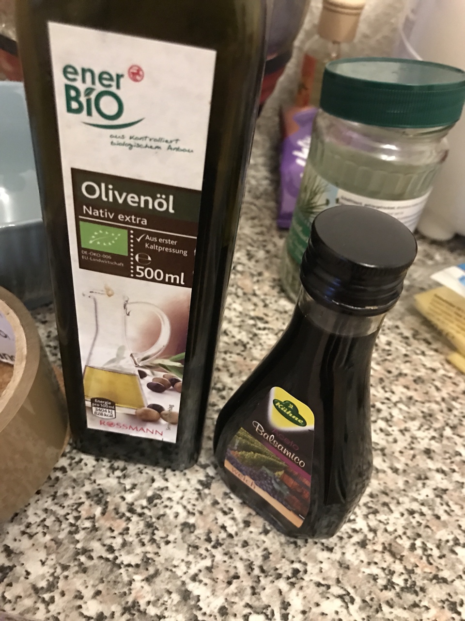 餐前面包蘸料---意大利黑醋与橄榄油的做法 步骤1