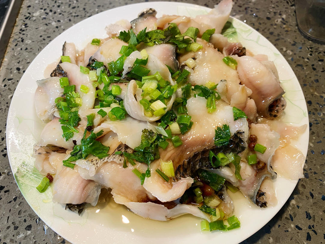 皮皮虾女王做的10分钟就好的葱香黑鱼片