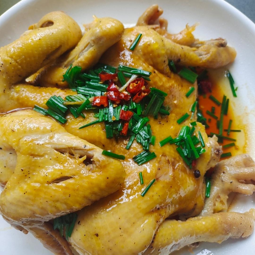 无水葱油童子鸡一一转自微博菜谱（Le Creuset铸铁炖锅）