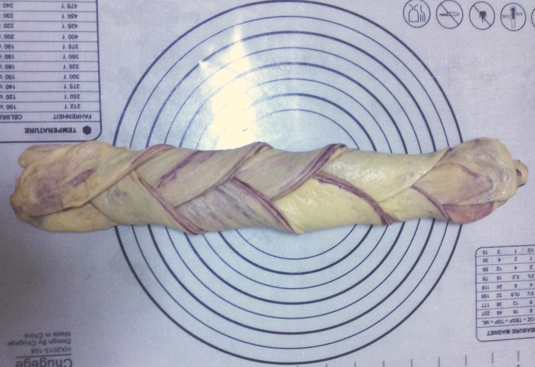 入门级不用揉出膜的手撕紫薯面包无黄油版