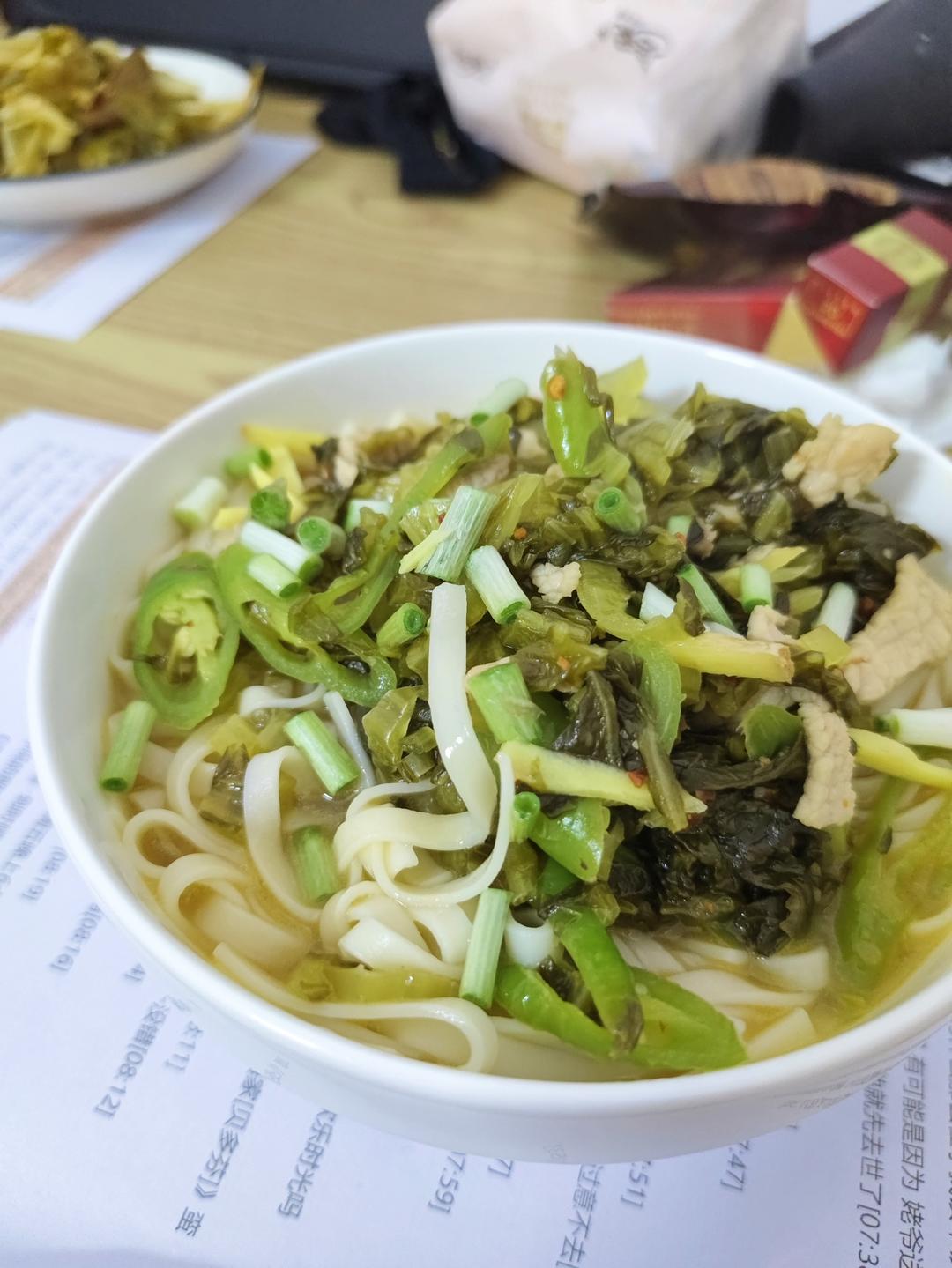 酸菜肉丝面