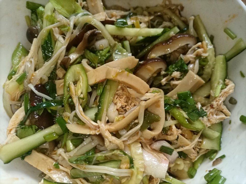 夏日开胃菜 凉拌鸡丝（手撕鸡）