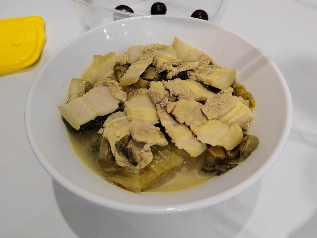 酸菜汆白肉