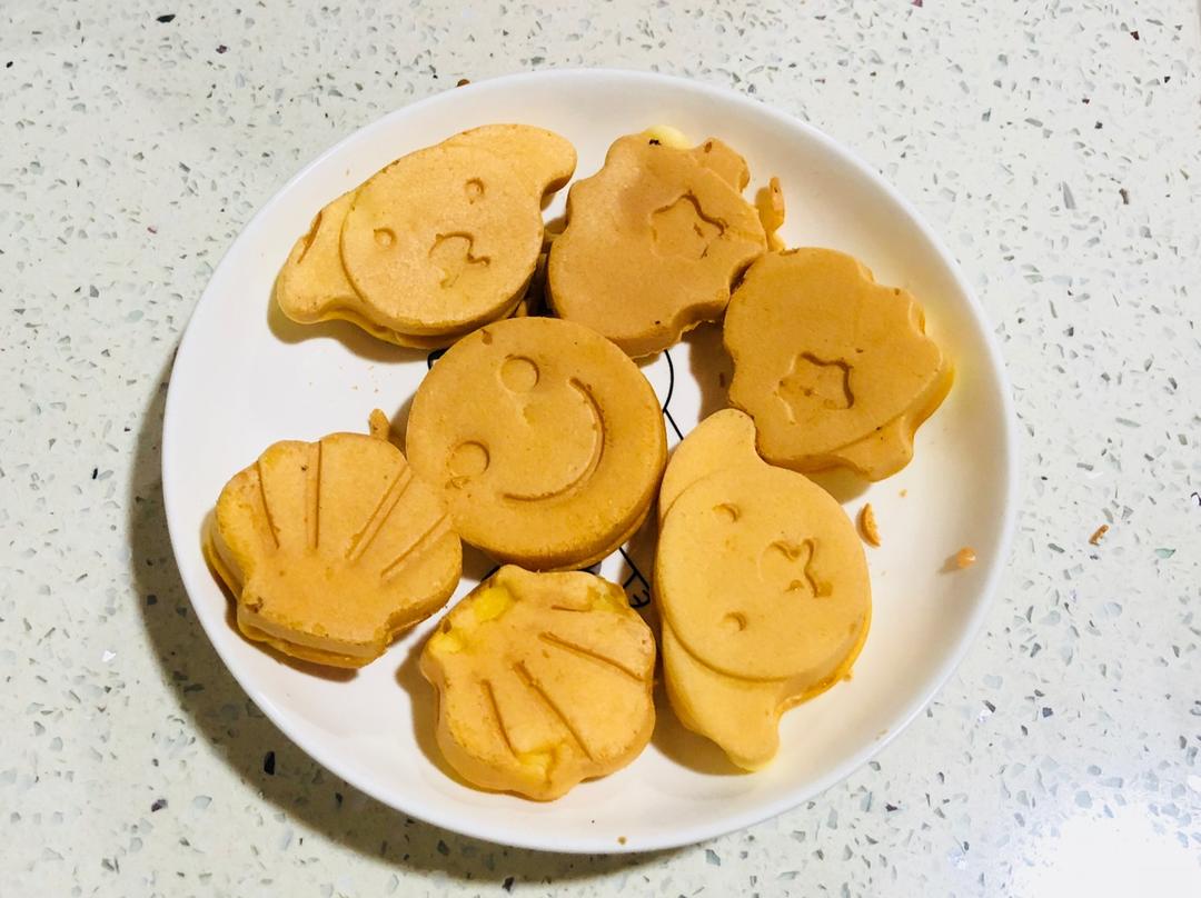 华夫饼机卡通小蛋糕