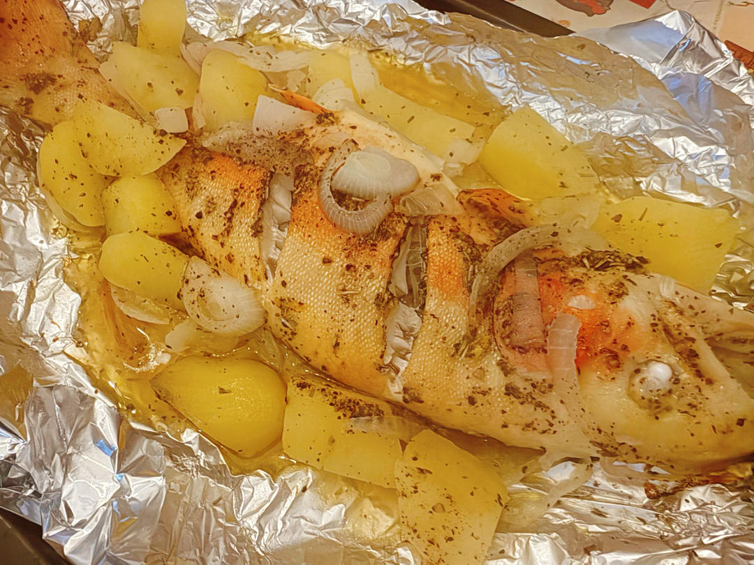 法式迷迭香烤金鳟鱼