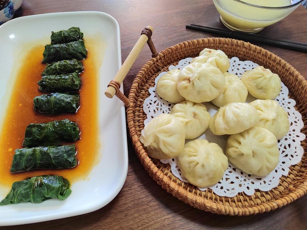灌汤小笼包+白玉翡翠卷【3月北鼎蒸炖锅食谱】