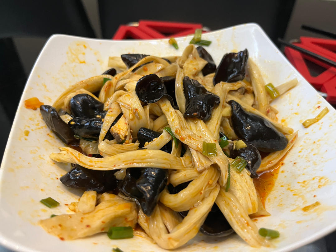 比肉还好吃的【手撕凉拌杏鲍菇】，上桌扫光光