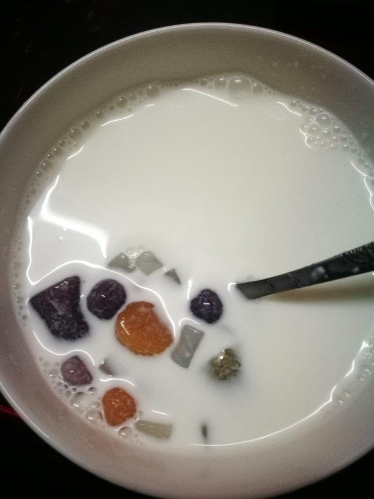 芋圆芒果椰汁西米露