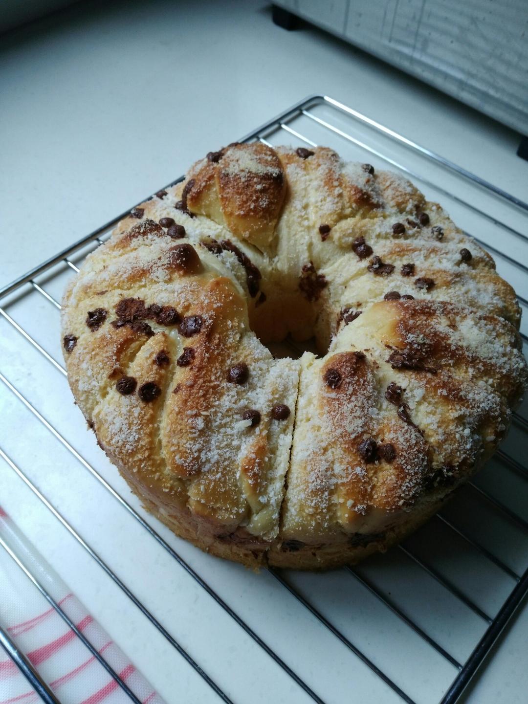 消耗淡奶油的超软北海道手撕面包——椰蓉和巧克力很搭哦~