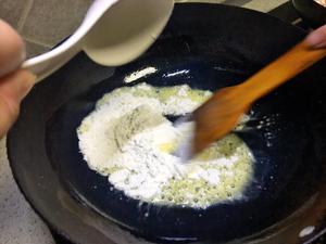 家庭版：鸡茸奶油蘑菇汤的做法 步骤10
