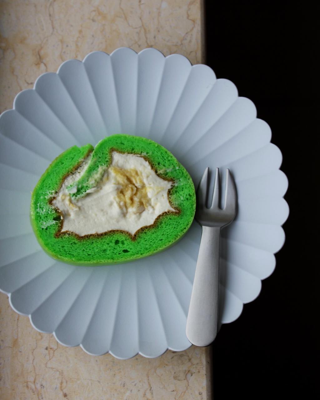 77有个鲸鱼胃一生不羁爱吃肉做的斑斓蛋糕卷(新鲜斑斓汁)