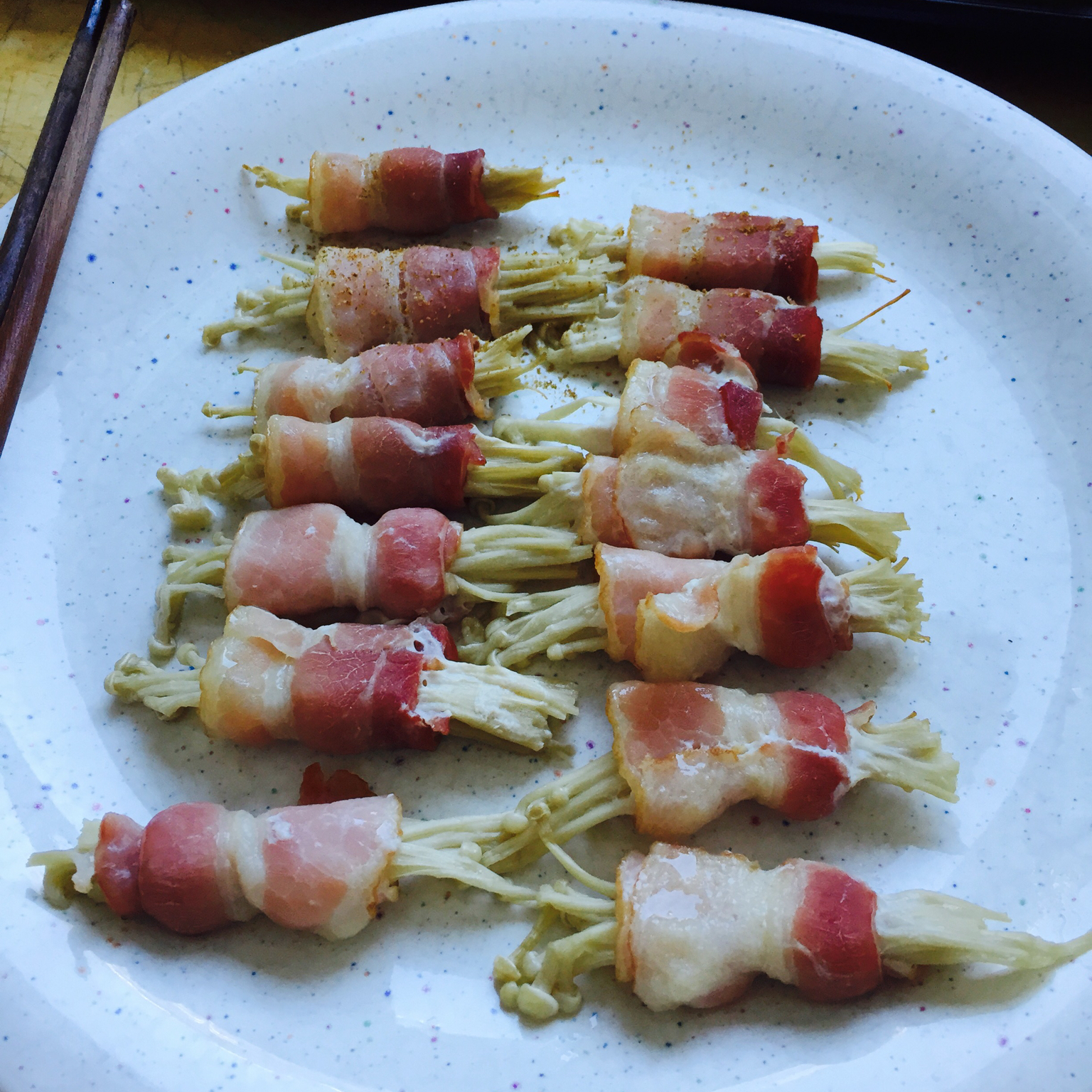 香烤培根金针菇卷