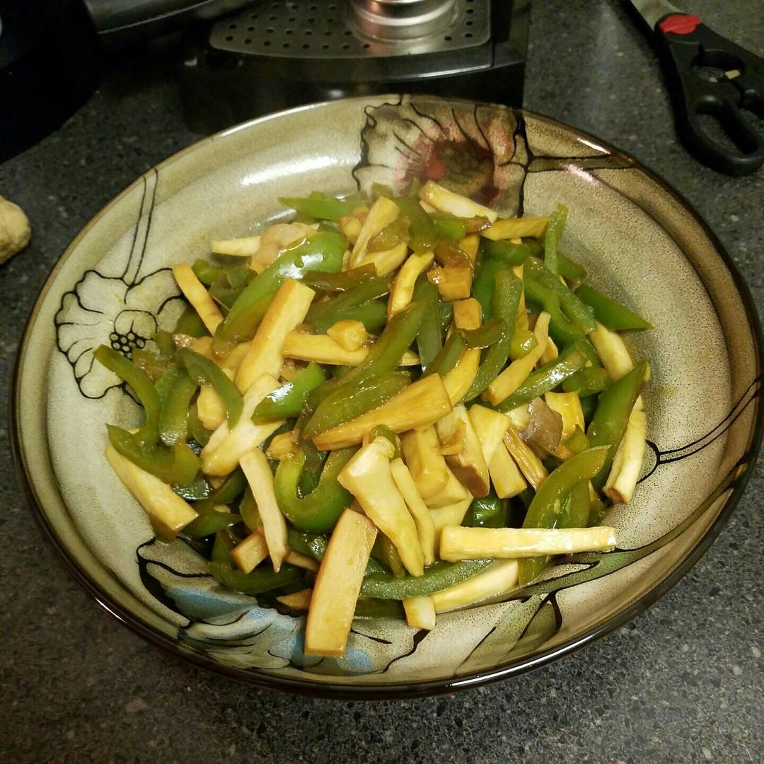 青椒素炒杏鲍菇