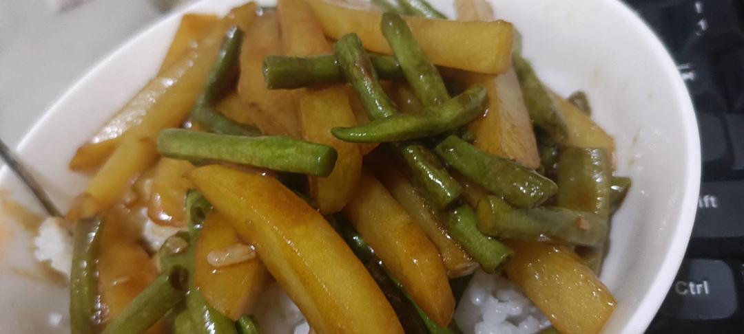 干煸豆角土豆