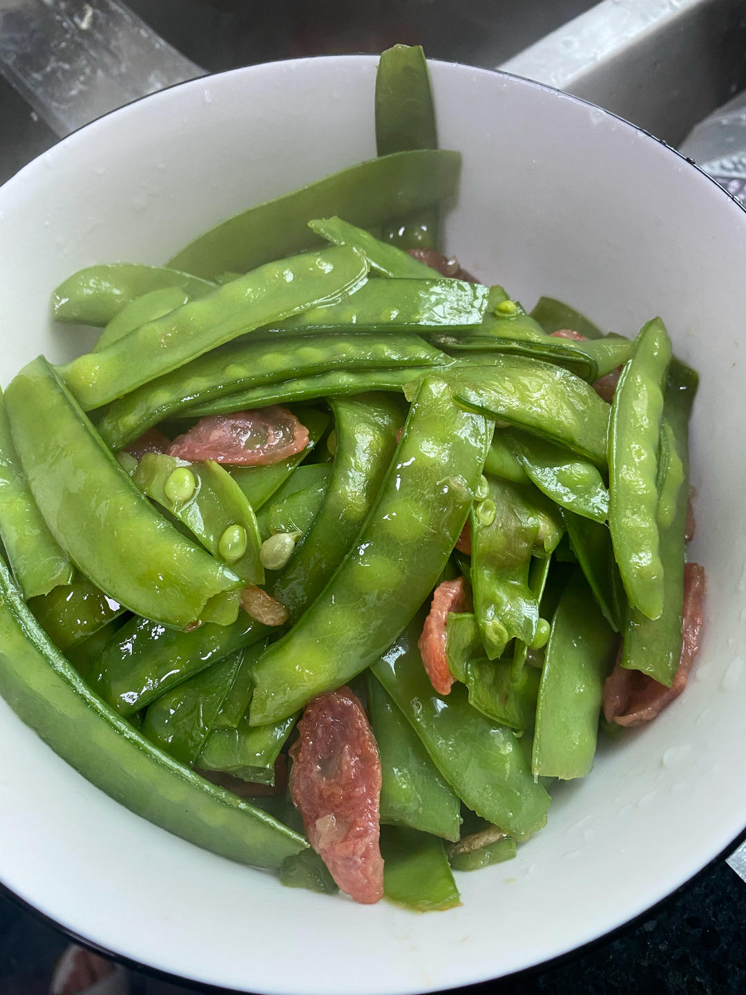 无比简单的荷兰豆炒腊肠，营养又好吃～！