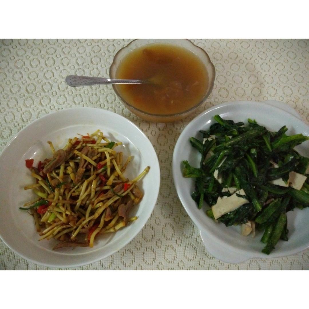 鱼腥草炒腊肉