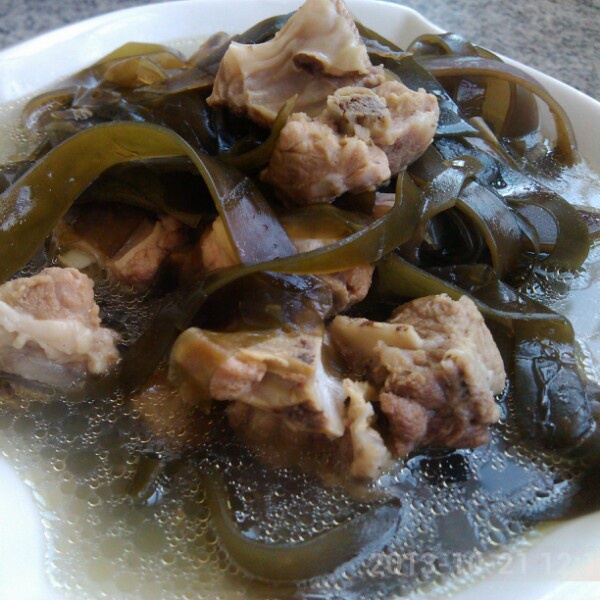 v晨曦微露v做的海带大骨汤