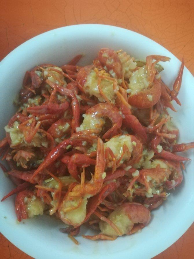 奶油芝士蒜蓉焗龙虾