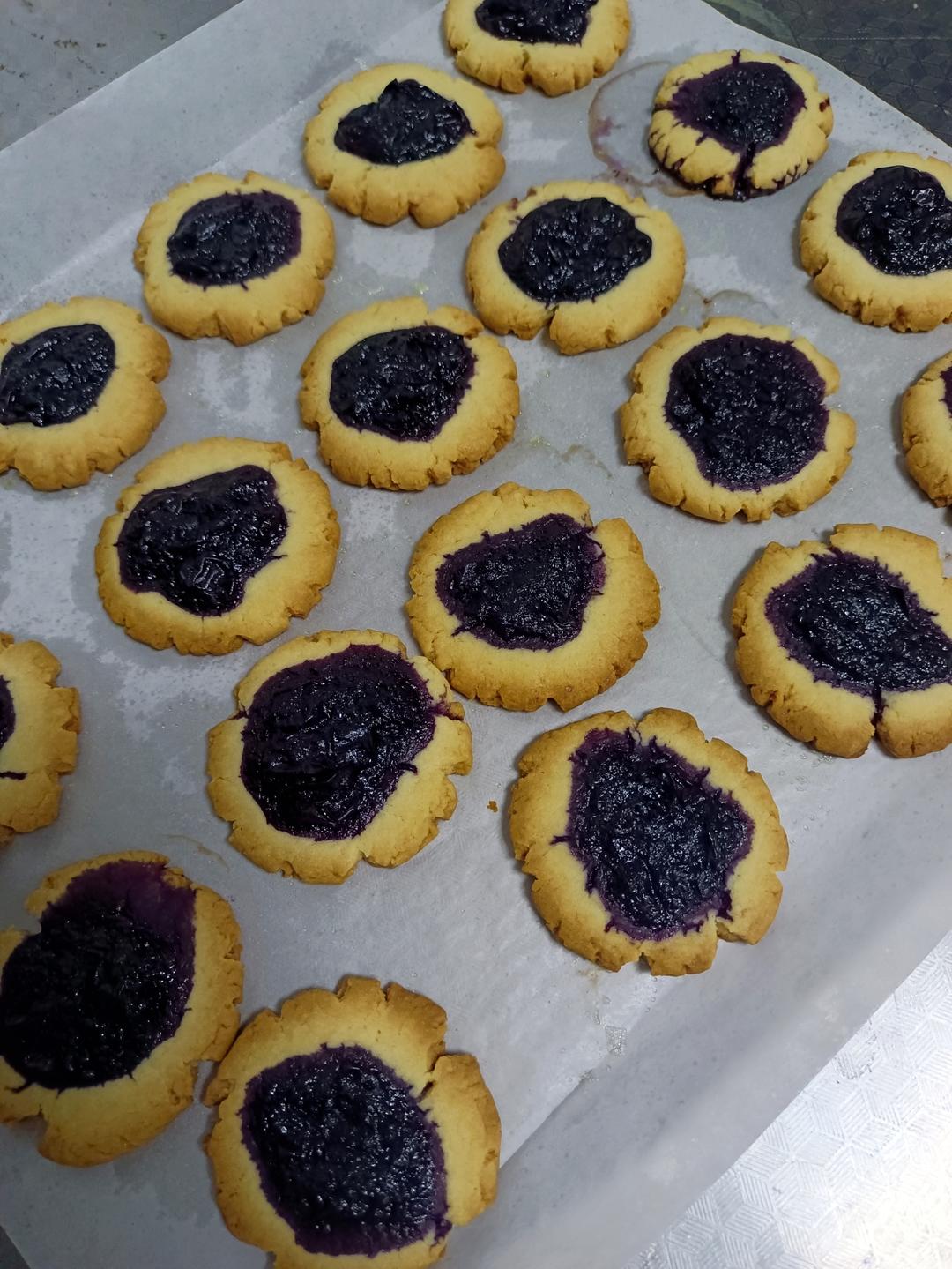 蓝莓酱饼干