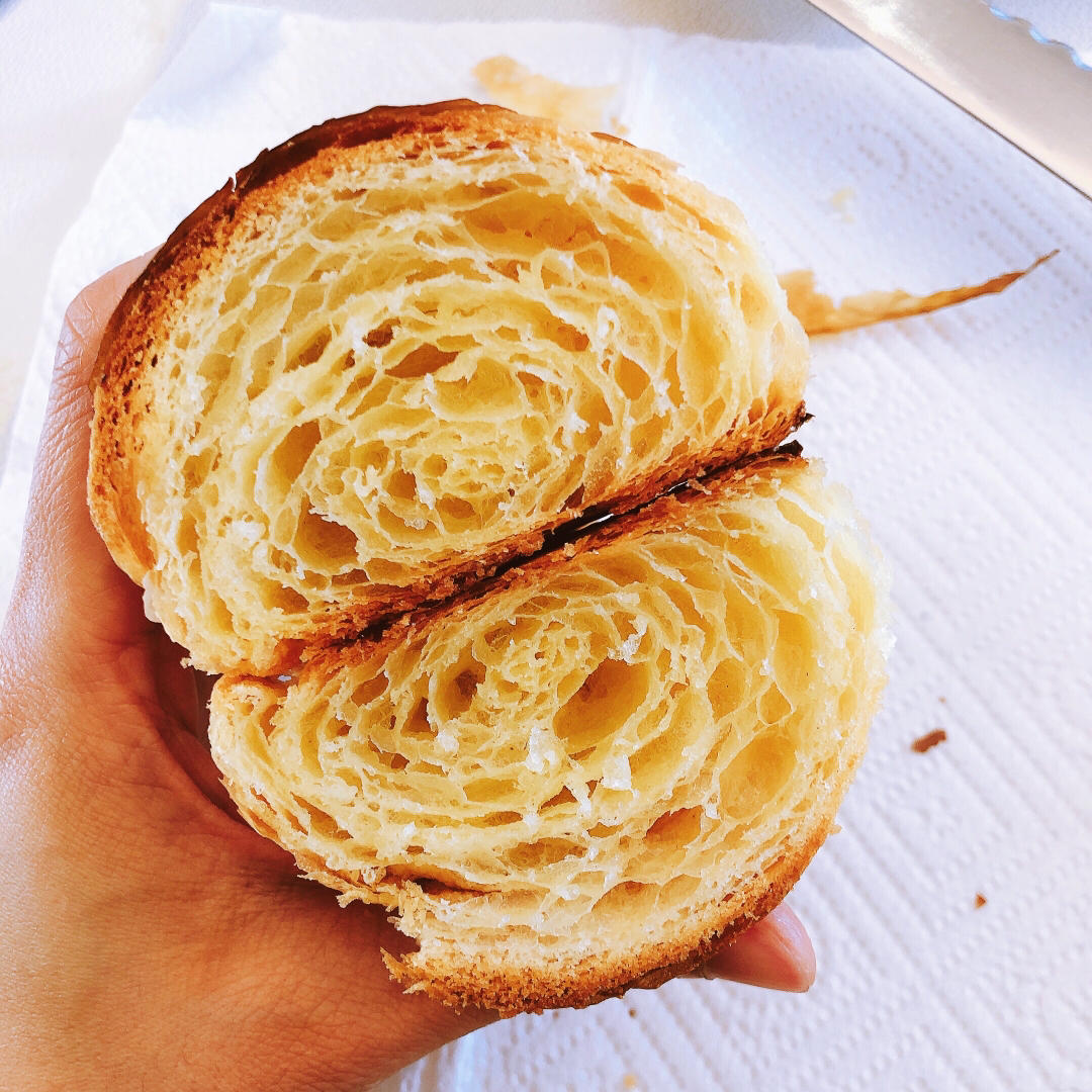 蘑菇头的秋天做的可颂丨经典起酥面包