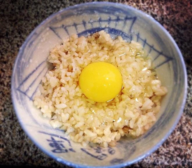 生鸡蛋盖饭的做法
