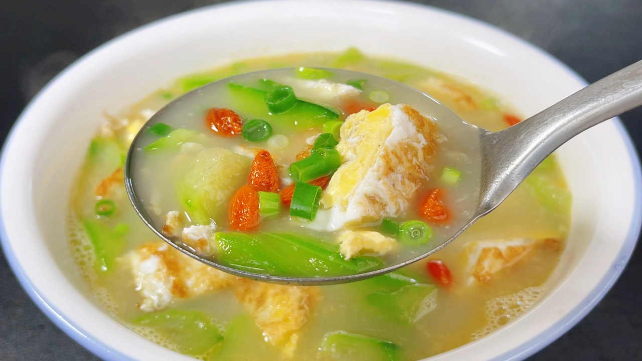 为什么广东人做的丝瓜鸡蛋汤那么好喝，原来诀窍都在这，汤鲜味美