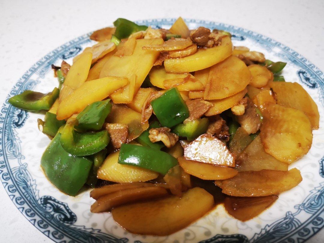 土豆柿子椒炒肉