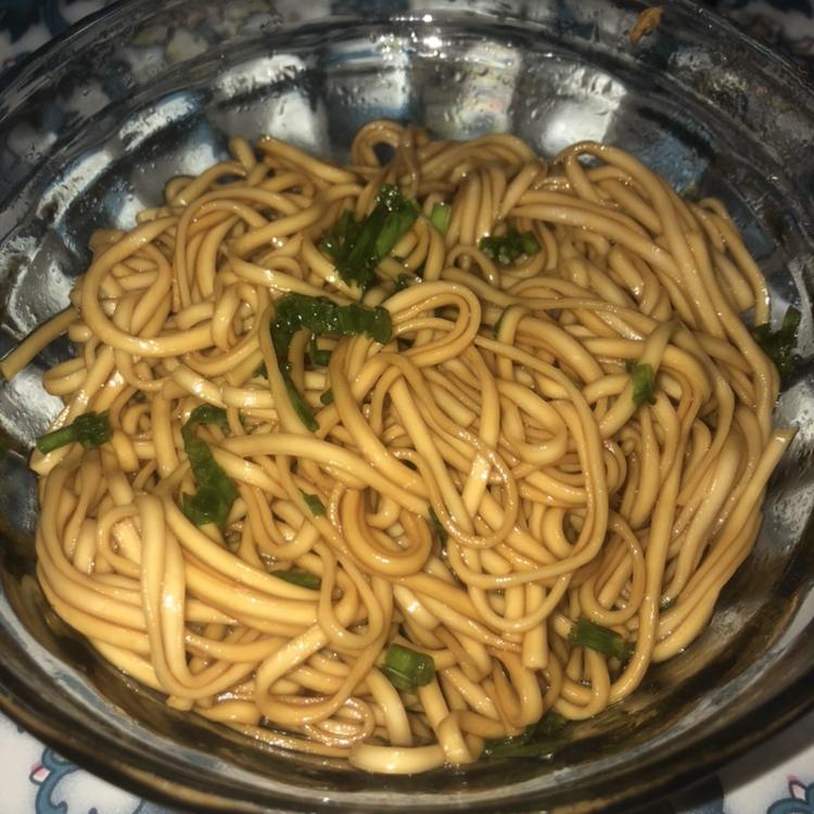 10分钟搞定的一碗葱油拌面