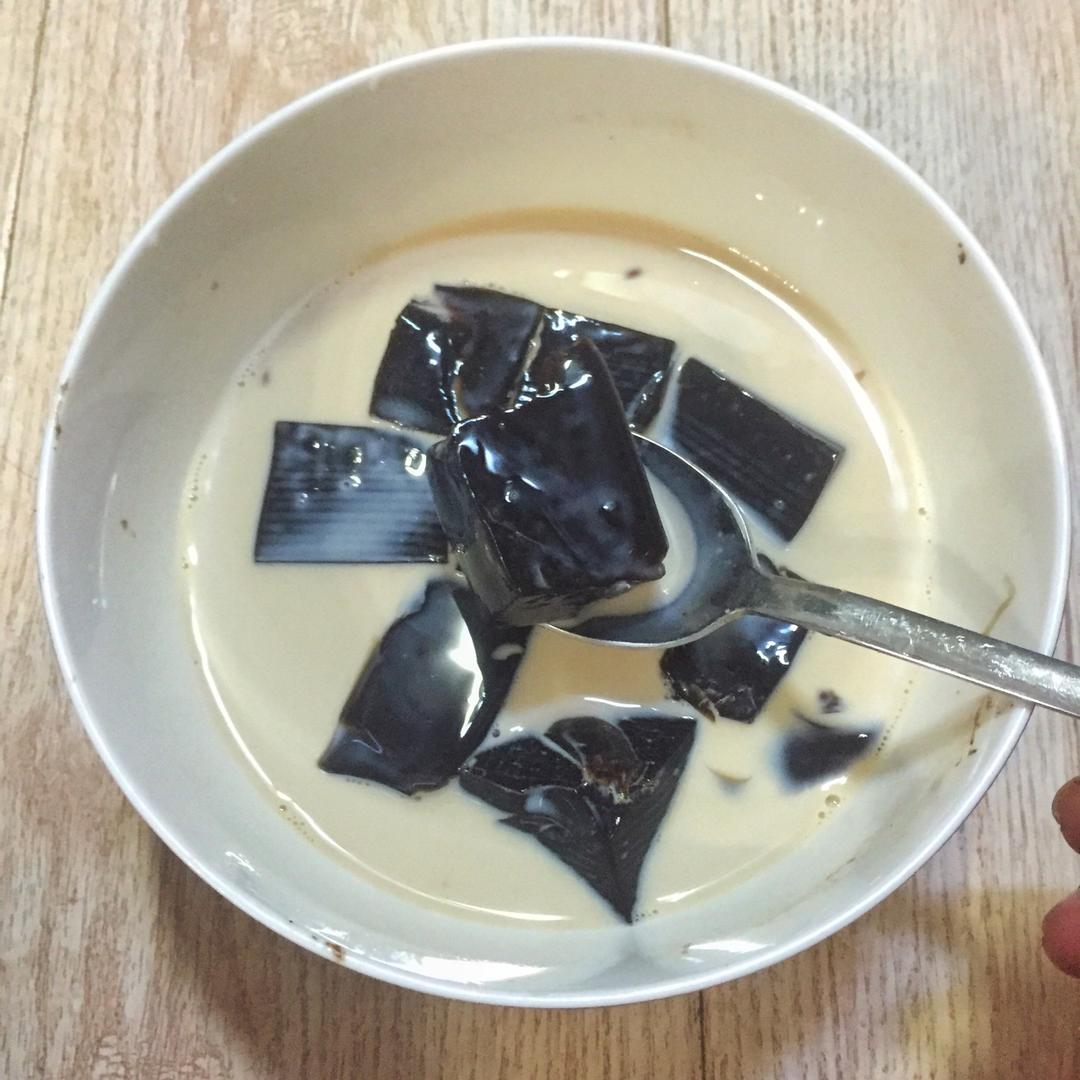仙草奶茶