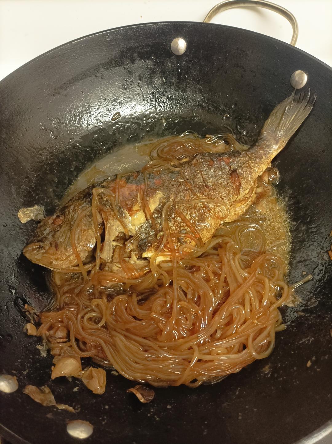 好吃的家常炖鱼，万能炖鱼料，今天三道鳞炖粉条