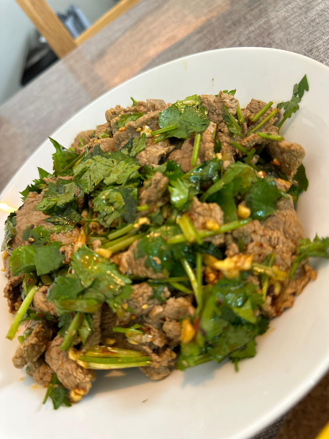 捞汁香菜拌牛肉