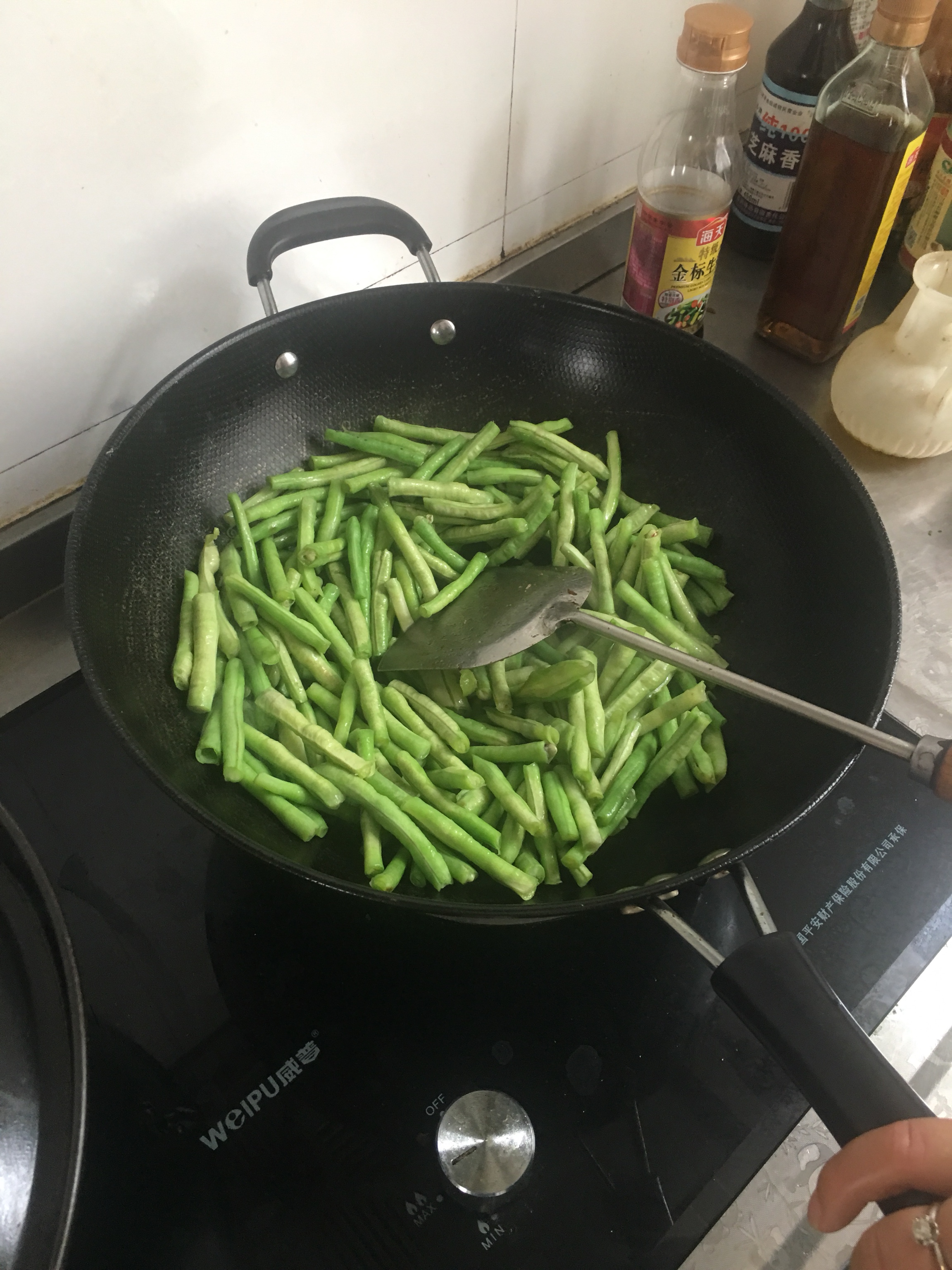 速炒豇豆的做法 步骤1